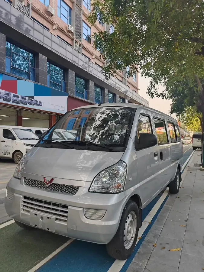 2022 WuLing RongGuang Mini Truck EV BEV 41.5KWH,autocango,china used car exporter,china ev exporter,chinese used car exporter,chinese used ev exporter