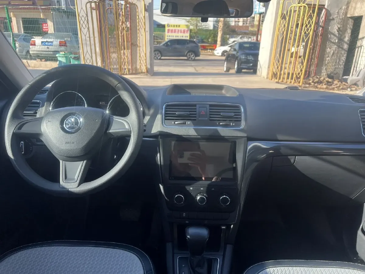 2017 Skoda Yeti 1.4T 150HP L4 7DCT,autocango,china used car exporter,china ev exporter,chinese used car exporter,chinese used ev exporter