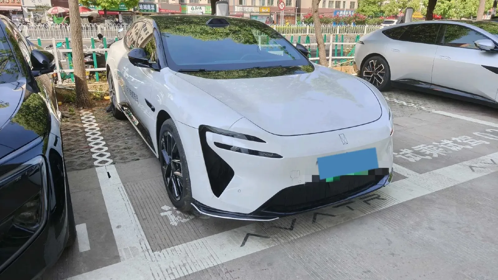2025 Avatr 06 BEV,autocango,china used car exporter,china ev exporter,chinese used car exporter,chinese used ev exporter