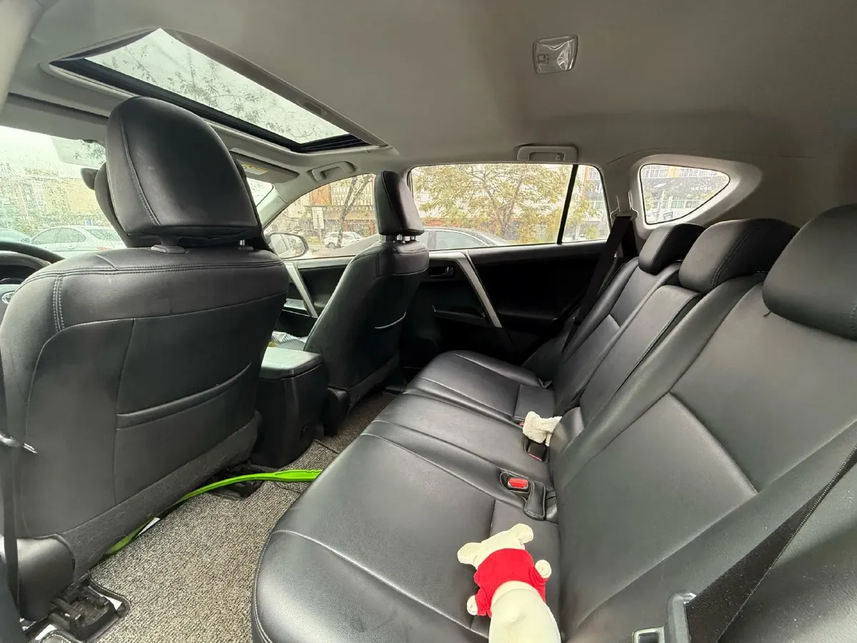 2019 Toyota RAV4 2.0L 151HP L4 CVT,autocango,china used car exporter,china ev exporter,chinese used car exporter,chinese used ev exporter