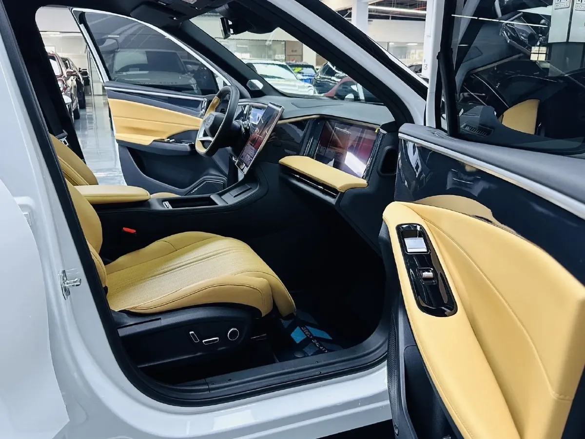 2023 Geely Galaxy L7 1.5T 163HP L4 3DHT PHEV 18.7KWH,autocango,china used car exporter,china ev exporter,chinese used car exporter,chinese used ev exporter