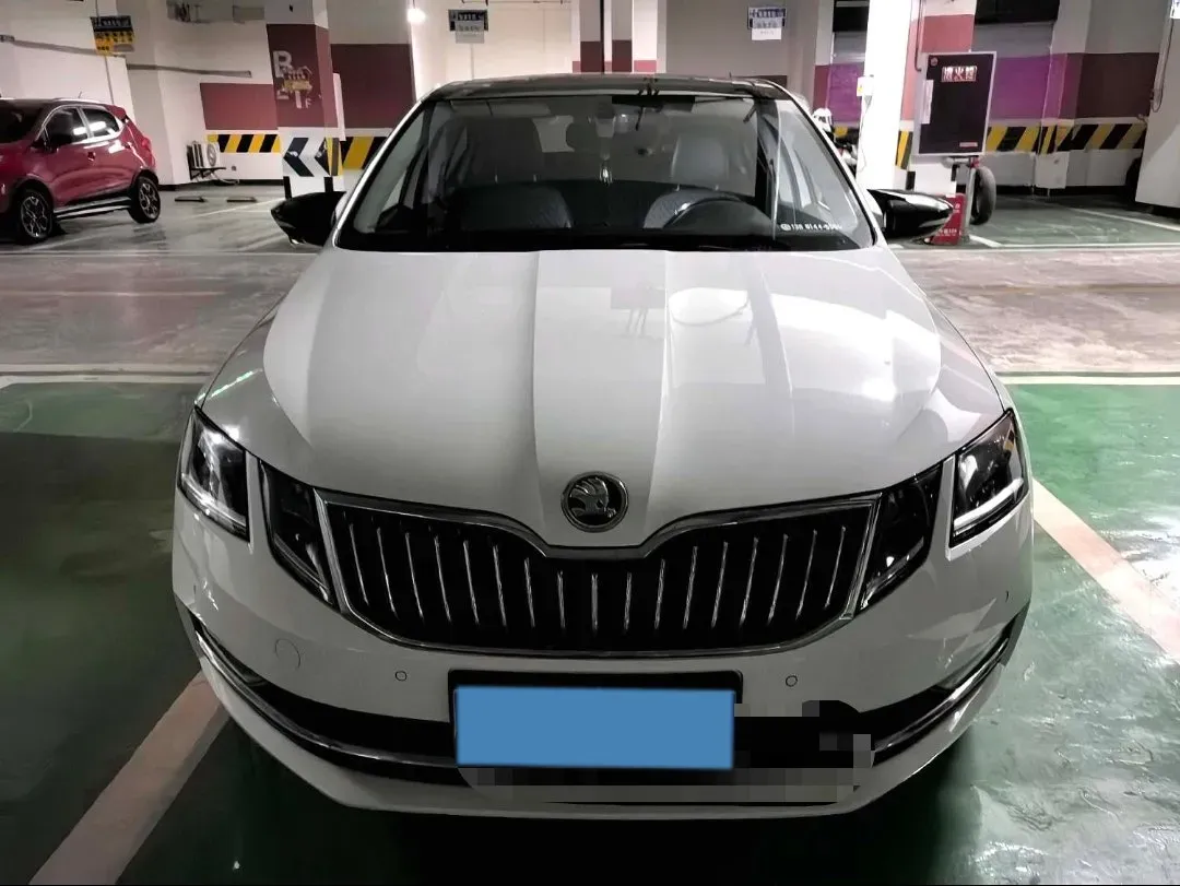 2018 Skoda Octavia 1.4T 150HP L4 7DCT,autocango,china used car exporter,china ev exporter,chinese used car exporter,chinese used ev exporter