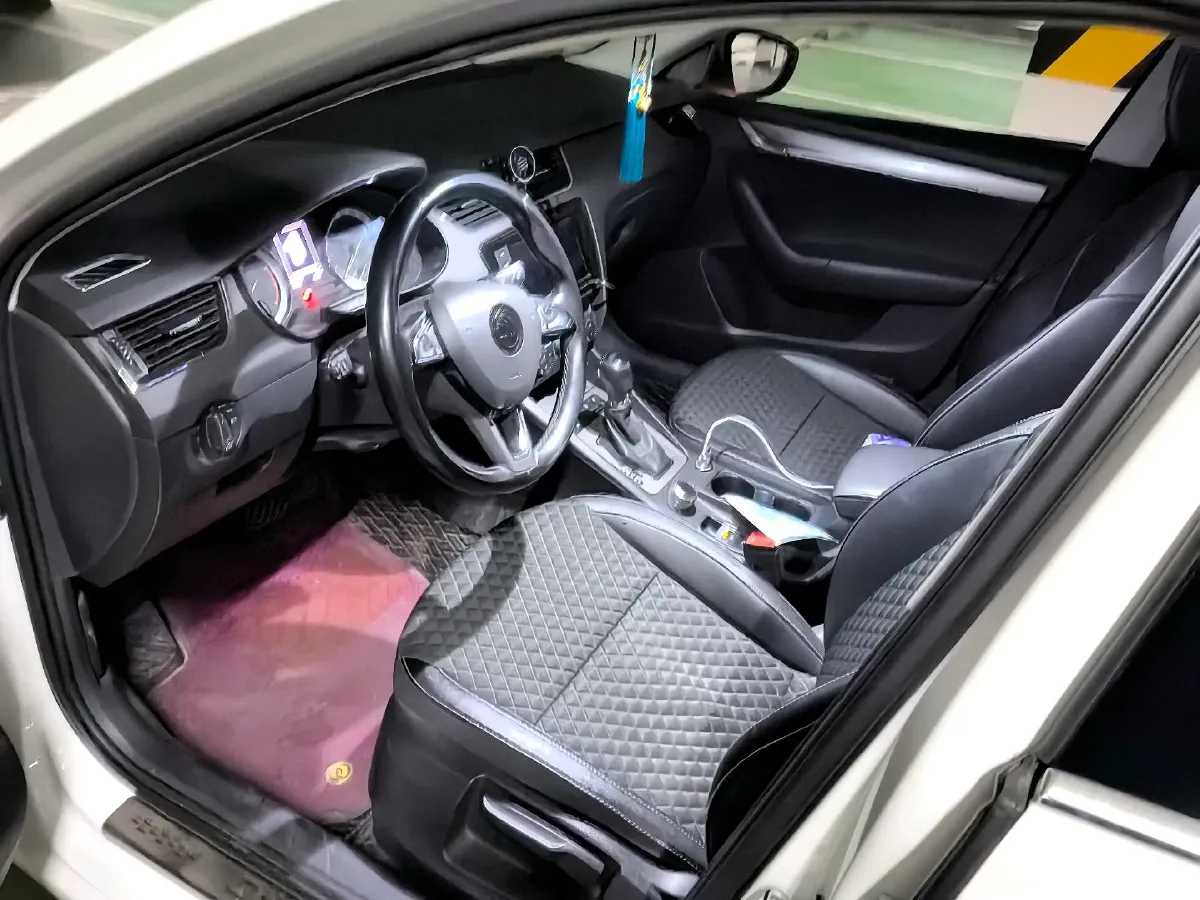 2018 Skoda Octavia 1.4T 150HP L4 7DCT,autocango,china used car exporter,china ev exporter,chinese used car exporter,chinese used ev exporter