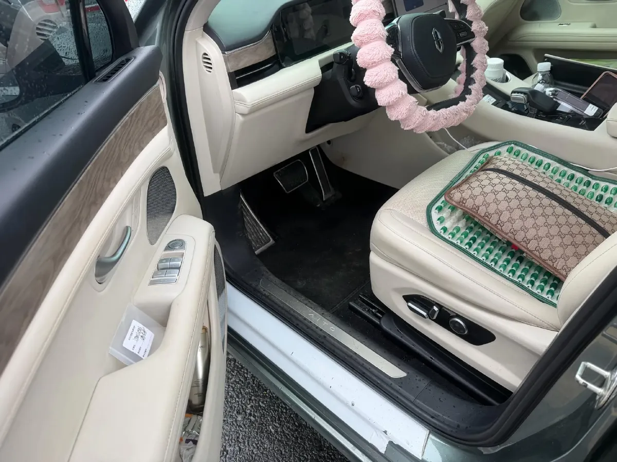 2022 JMC YuHu 7 2.0T 141HP L4 8AT,autocango,china used car exporter,china ev exporter,chinese used car exporter,chinese used ev exporter