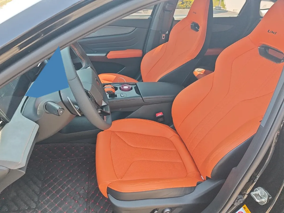 2025 ChangAn UNI-V 1.5T 192HP L4 7DCT,autocango,china used car exporter,china ev exporter,chinese used car exporter,chinese used ev exporter