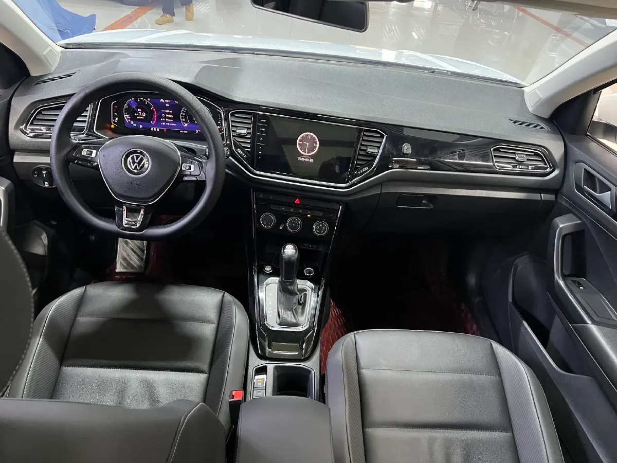 2021 Volkswagen T-Roc 1.4T 150HP L4 7DCT,autocango,china used car exporter,china ev exporter,chinese used car exporter,chinese used ev exporter