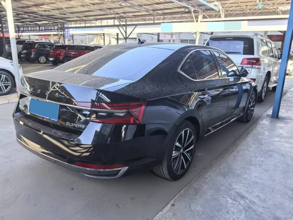 2023 Skoda Superb 1.4T 150HP L4 7DCT,autocango,china used car exporter,china ev exporter,chinese used car exporter,chinese used ev exporter