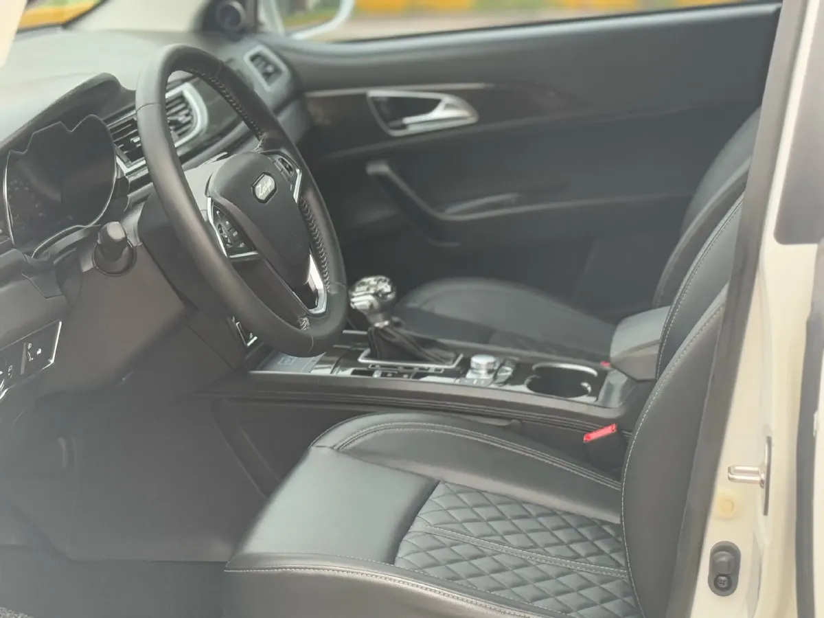 2017 Zotye Z560 1.5T 150HP L4 CVT,autocango,china used car exporter,china ev exporter,chinese used car exporter,chinese used ev exporter