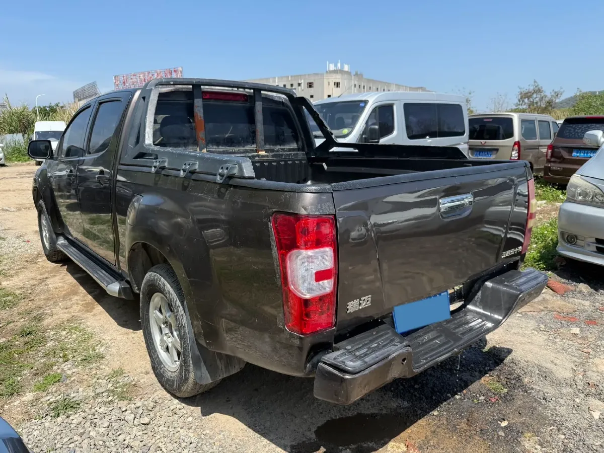 2020 JMC BaoDian 2.5T 140HP L4 5MT,autocango,china used car exporter,china ev exporter,chinese used car exporter,chinese used ev exporter