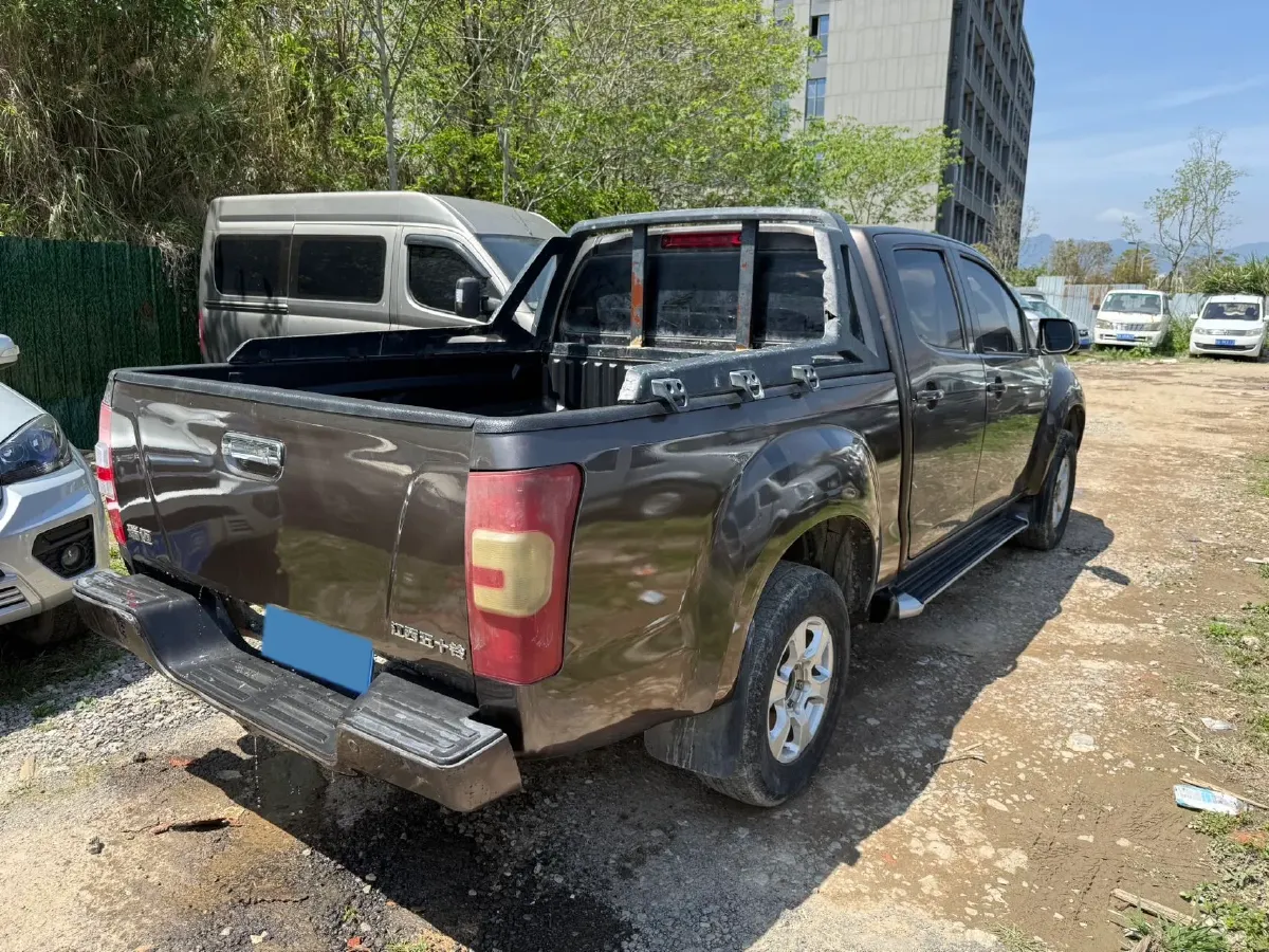 2020 JMC BaoDian 2.5T 140HP L4 5MT,autocango,china used car exporter,china ev exporter,chinese used car exporter,chinese used ev exporter