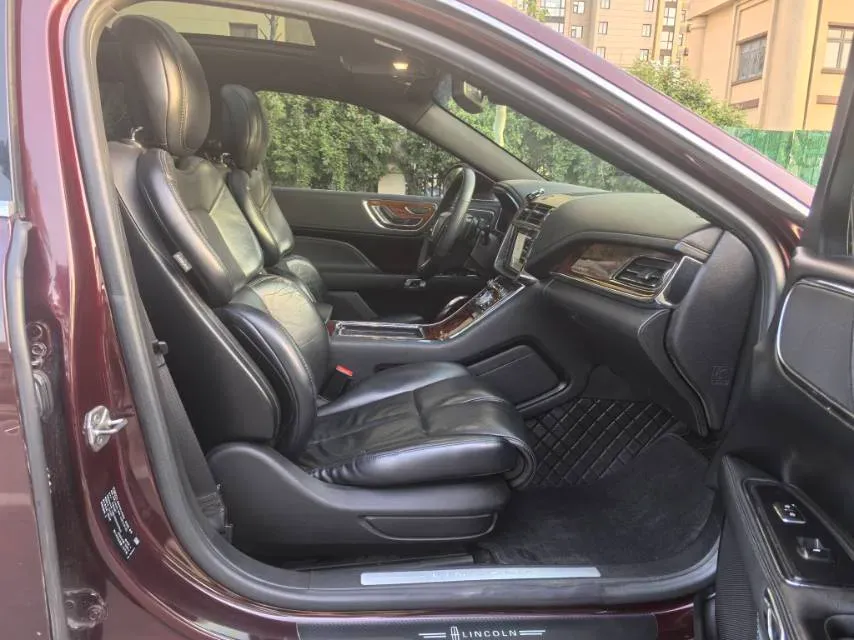2017 Lincoln Continental 2.0T 261HP L4 6AT,autocango,china used car exporter,china ev exporter,chinese used car exporter,chinese used ev exporter