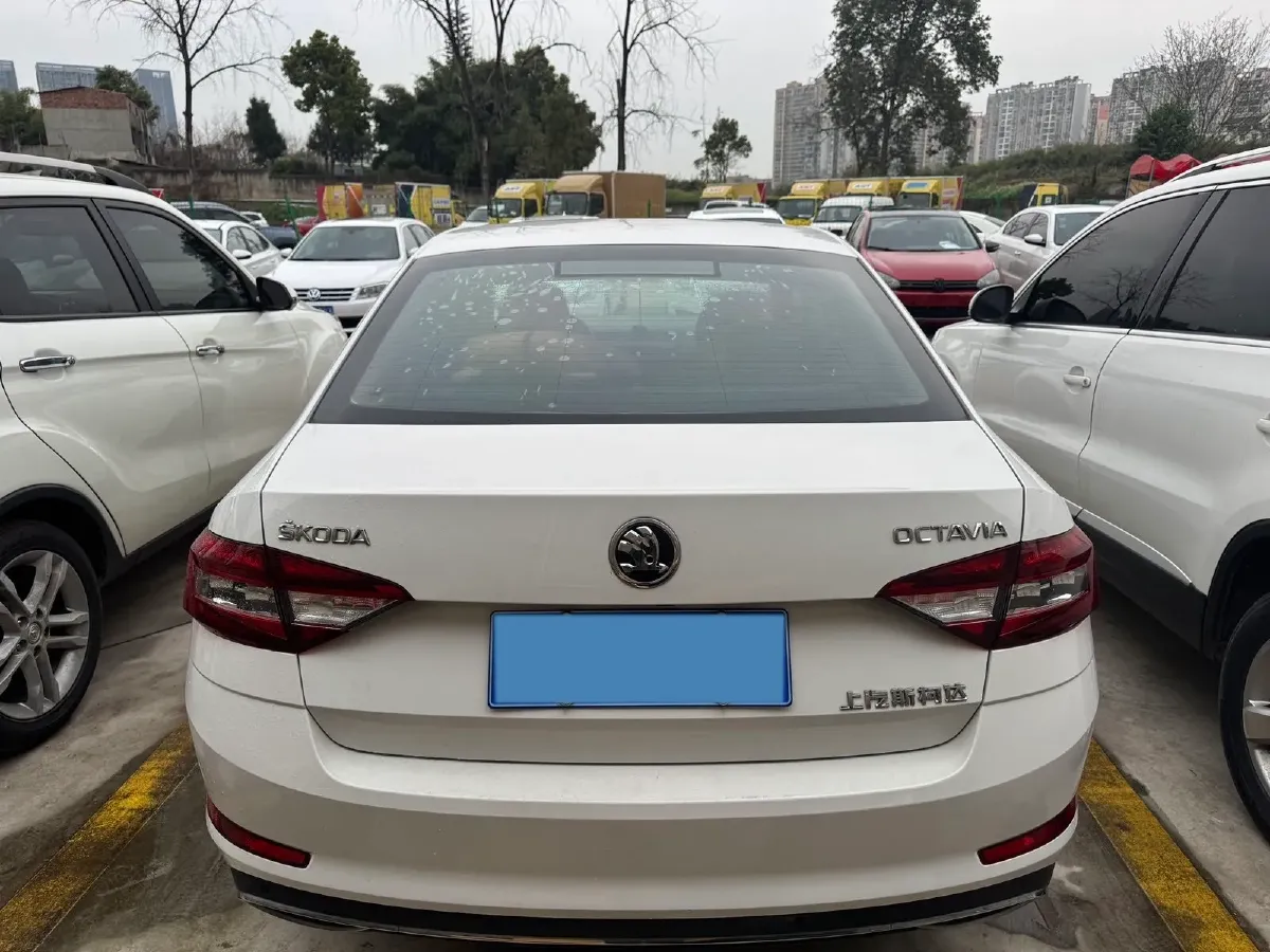 2018 Skoda Octavia 1.6L 110HP L4 6AT,autocango,china used car exporter,china ev exporter,chinese used car exporter,chinese used ev exporter