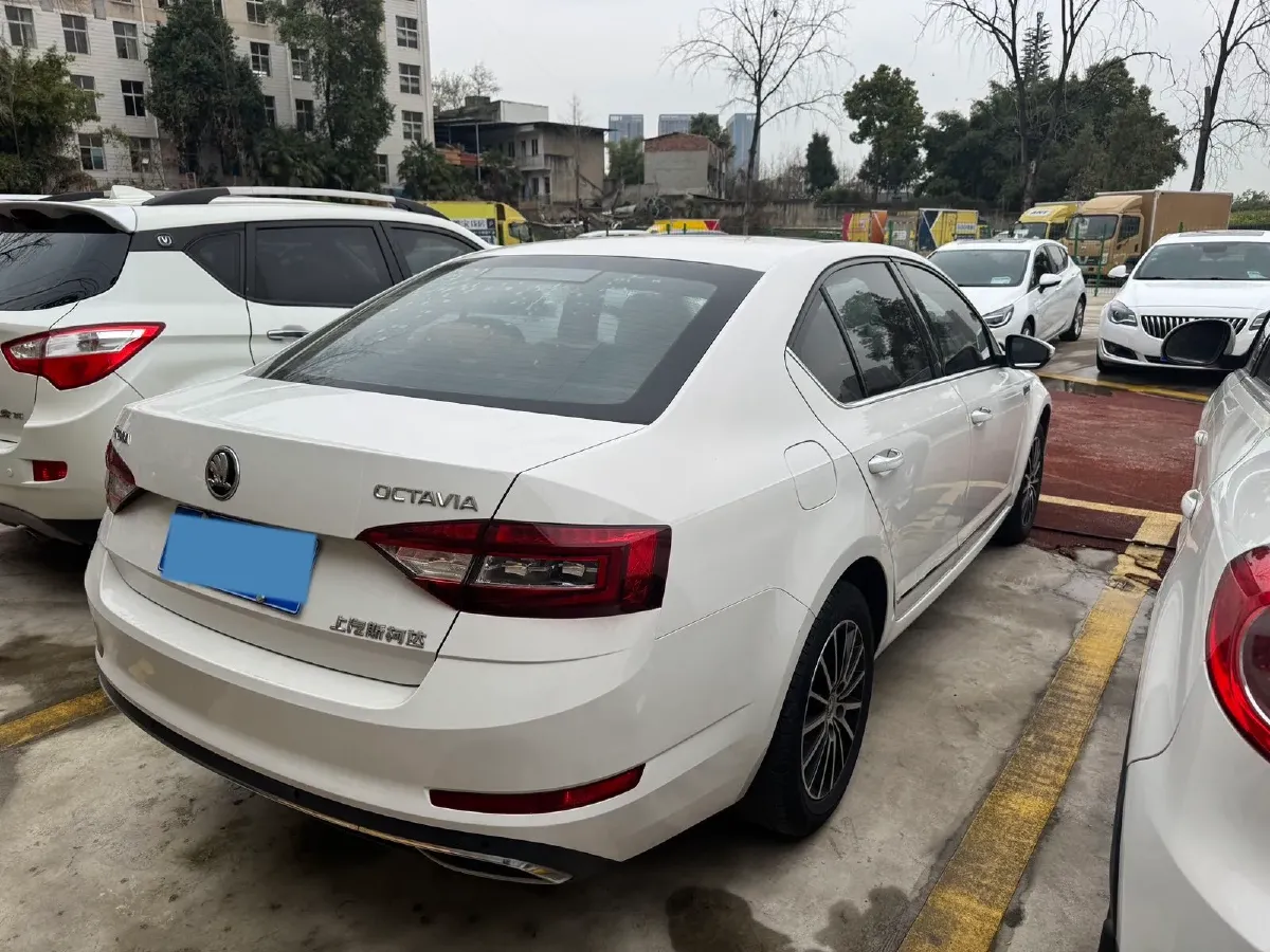 2018 Skoda Octavia 1.6L 110HP L4 6AT,autocango,china used car exporter,china ev exporter,chinese used car exporter,chinese used ev exporter