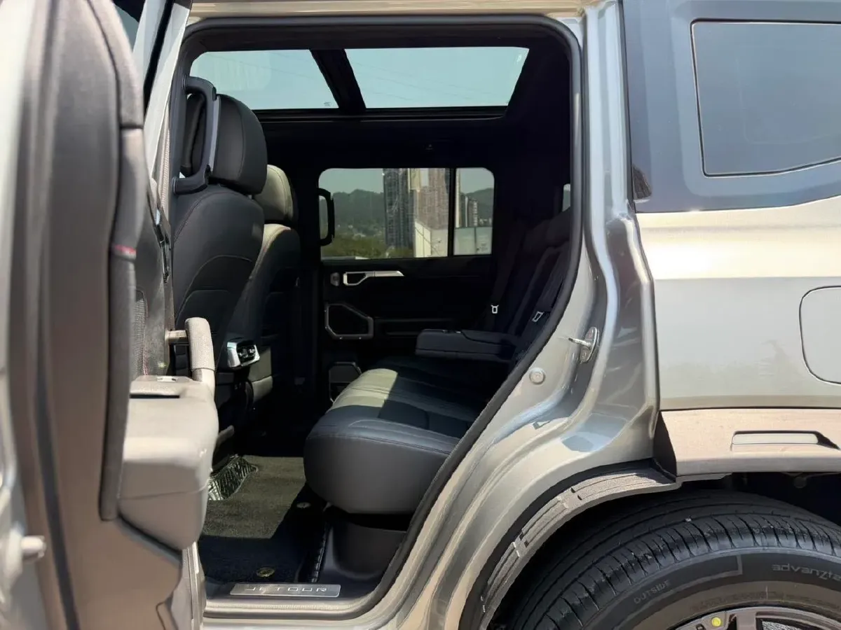 2024 Jetour ShanHai TravellerC-DM 1.5T 156HP L4 3DHT PHEV 43.24KWH,autocango,china used car exporter,china ev exporter,chinese used car exporter,chinese used ev exporter