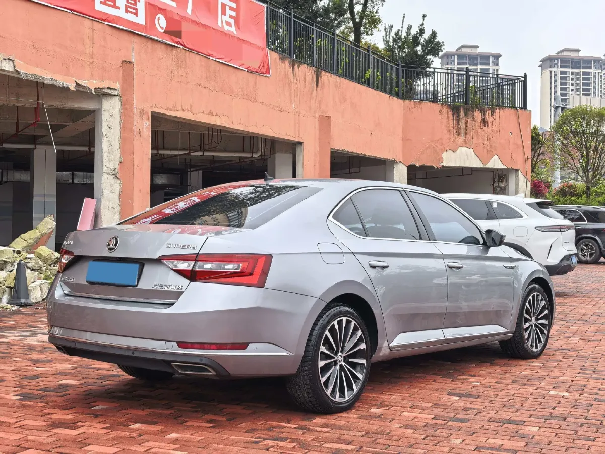 2018 Skoda Kodiak 1.8T 180HP L4 7DCT,autocango,china used car exporter,china ev exporter,chinese used car exporter,chinese used ev exporter
