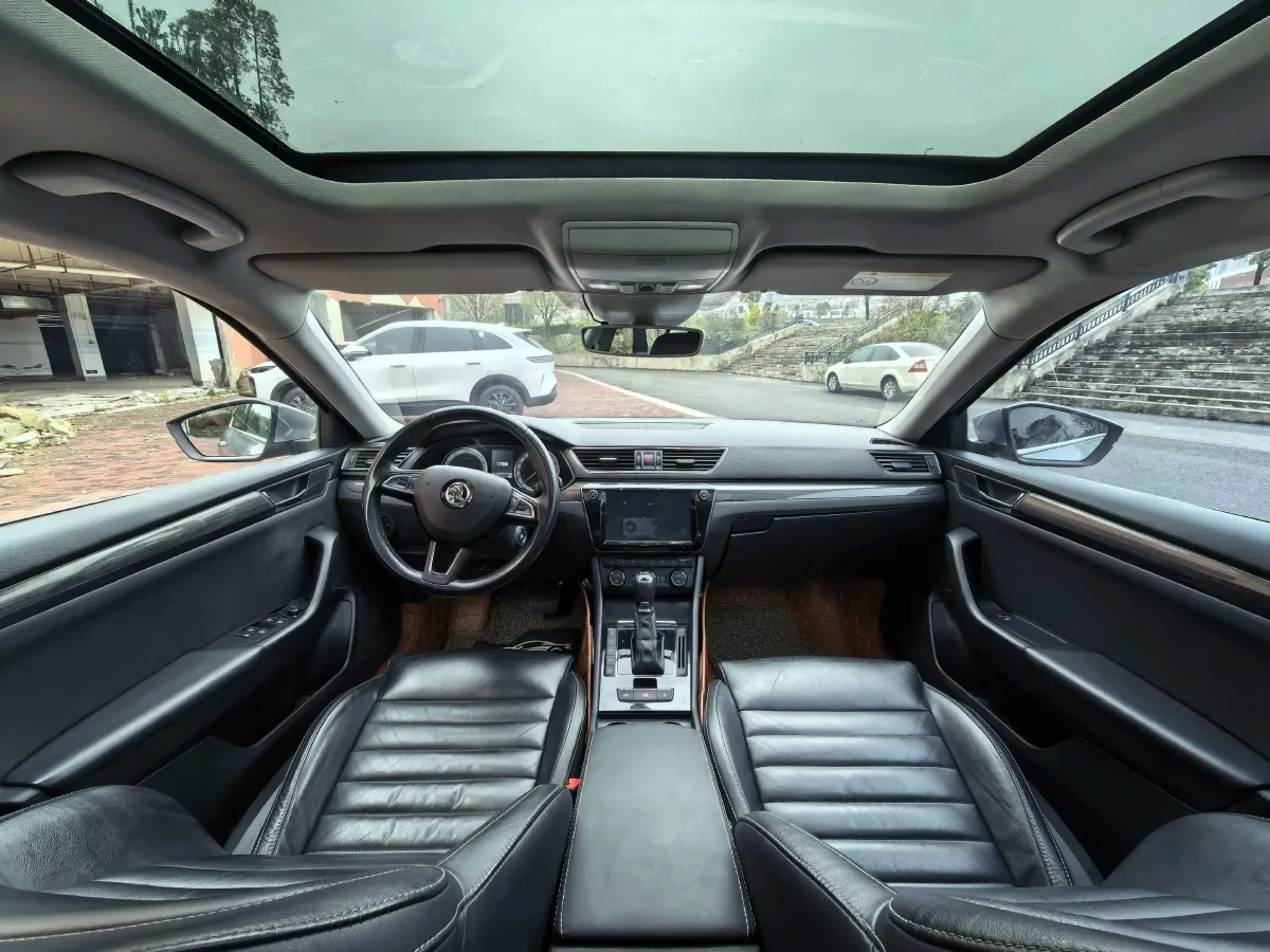 2018 Skoda Kodiak 1.8T 180HP L4 7DCT,autocango,china used car exporter,china ev exporter,chinese used car exporter,chinese used ev exporter