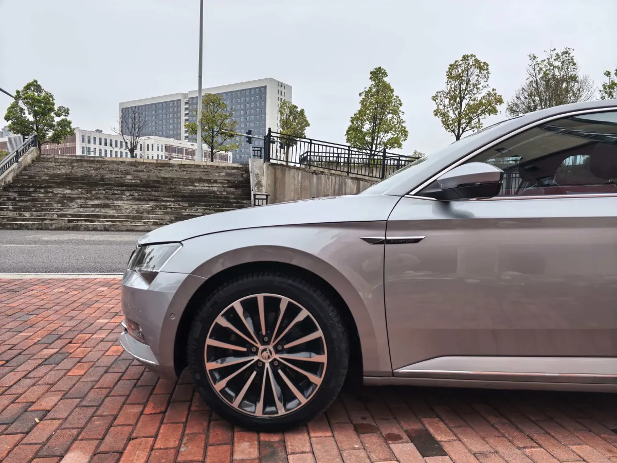 2018 Skoda Kodiak 1.8T 180HP L4 7DCT,autocango,china used car exporter,china ev exporter,chinese used car exporter,chinese used ev exporter