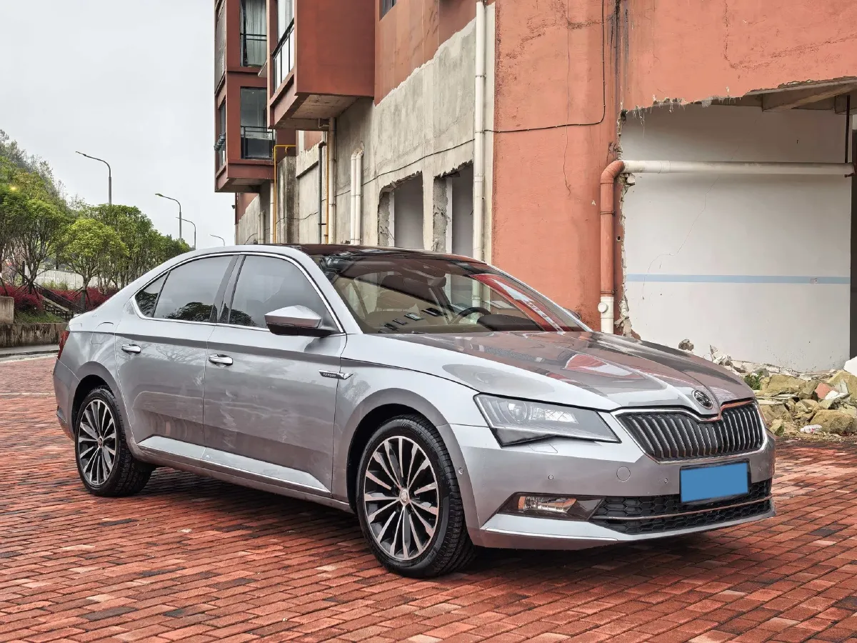 2018 Skoda Kodiak 1.8T 180HP L4 7DCT,autocango,china used car exporter,china ev exporter,chinese used car exporter,chinese used ev exporter