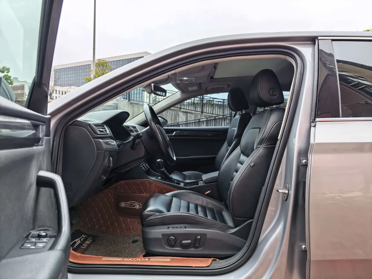 2018 Skoda Kodiak 1.8T 180HP L4 7DCT,autocango,china used car exporter,china ev exporter,chinese used car exporter,chinese used ev exporter