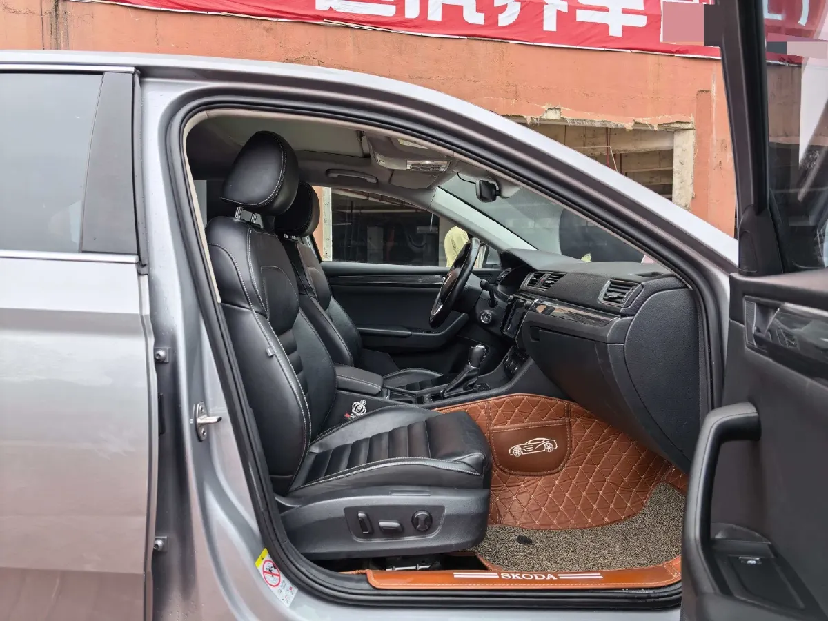 2018 Skoda Kodiak 1.8T 180HP L4 7DCT,autocango,china used car exporter,china ev exporter,chinese used car exporter,chinese used ev exporter