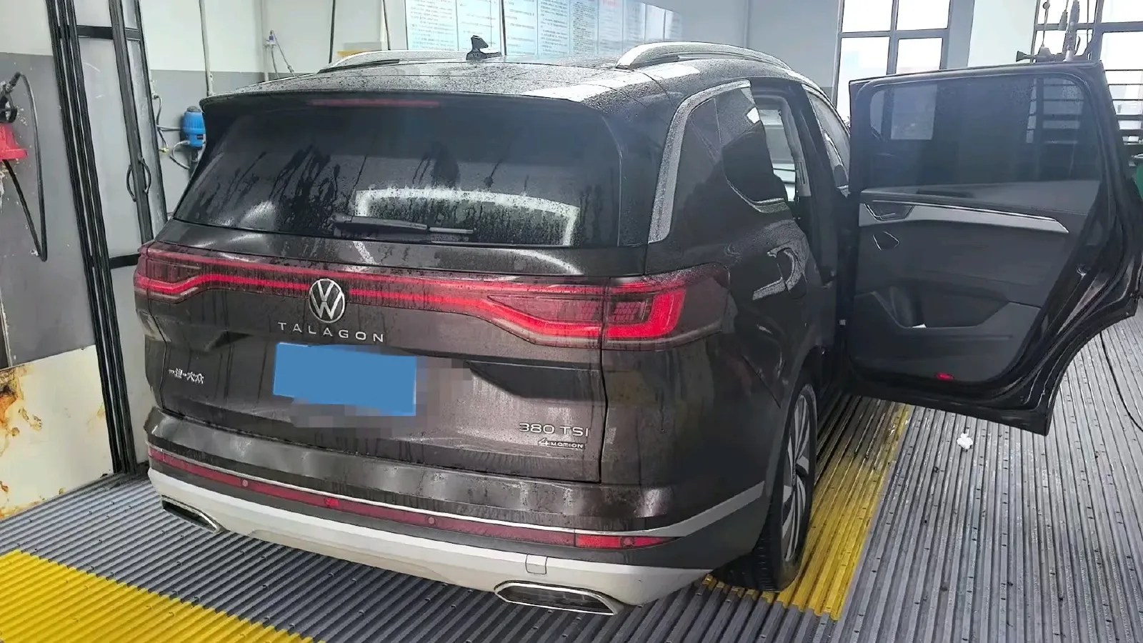 2021 Volkswagen Talagon 2.0T 220HP L4 7DCT,autocango,china used car exporter,china ev exporter,chinese used car exporter,chinese used ev exporter