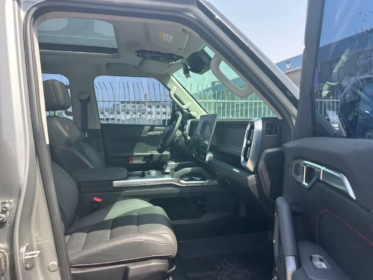 2023 Jetour Traveller 2.0T 254HP L4 7DCT,autocango,china used car exporter,china ev exporter,chinese used car exporter,chinese used ev exporter