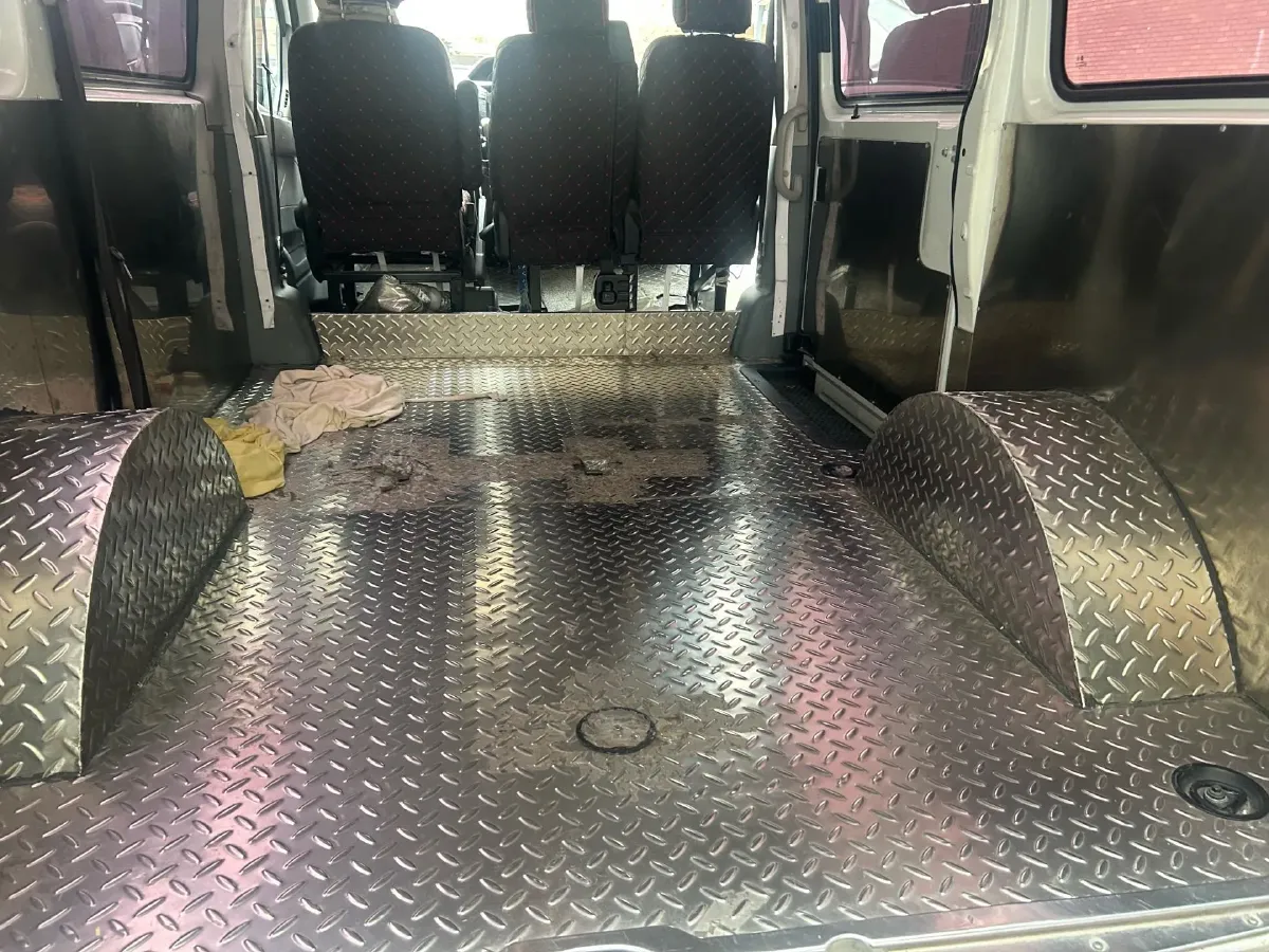 2020 MAXUS XinTu V80 2.5T 136HP L4 6MT,autocango,china used car exporter,china ev exporter,chinese used car exporter,chinese used ev exporter