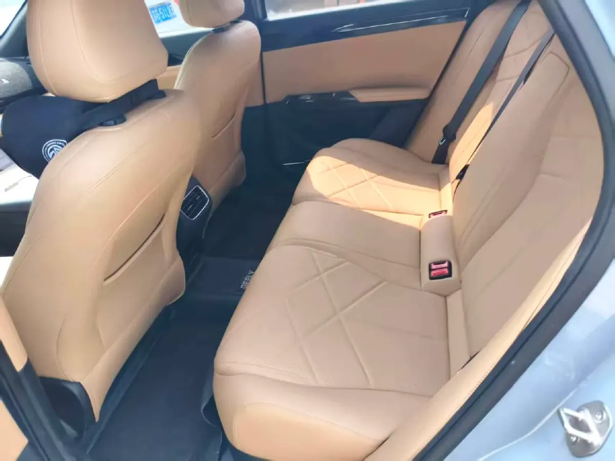 2024 Geely Galaxy L6 1.5T 163HP L4 3DHT PHEV,autocango,china used car exporter,china ev exporter,chinese used car exporter,chinese used ev exporter