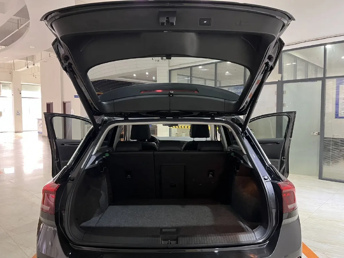 2021 Volkswagen T-Roc 1.4T 150HP L4 7DCT,autocango,china used car exporter,china ev exporter,chinese used car exporter,chinese used ev exporter