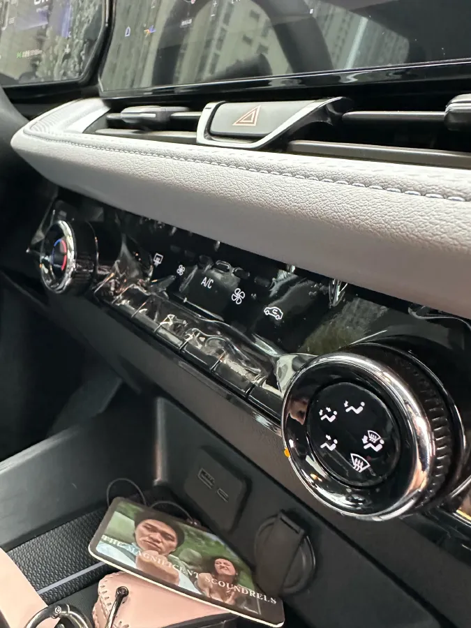 2023 Chevrolet Monza 1.5L 113HP L4 6DCT,autocango,china used car exporter,china ev exporter,chinese used car exporter,chinese used ev exporter