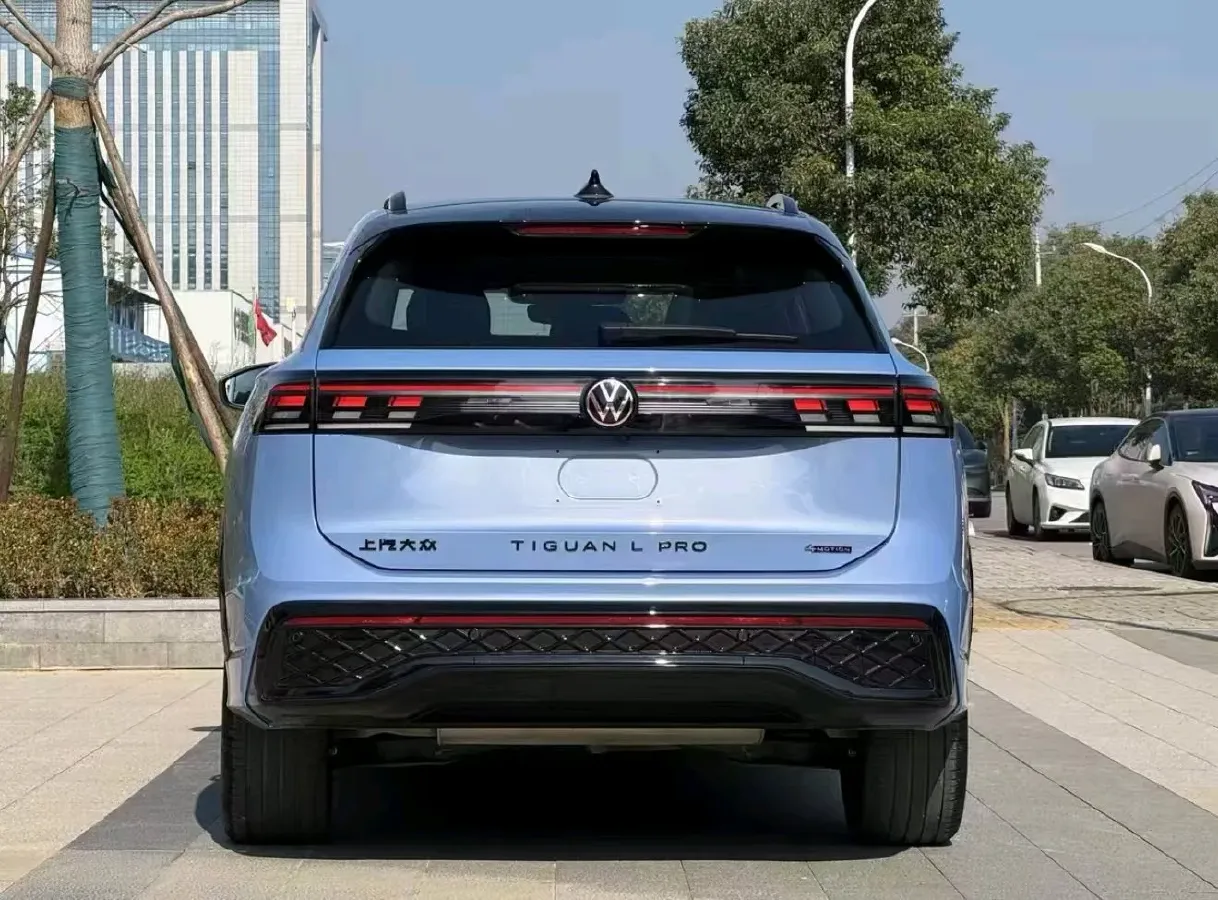 2026 Volkswagen Tiguan L 2.0T 220HP L4 7DCT,autocango,china used car exporter,china ev exporter,chinese used car exporter,chinese used ev exporter