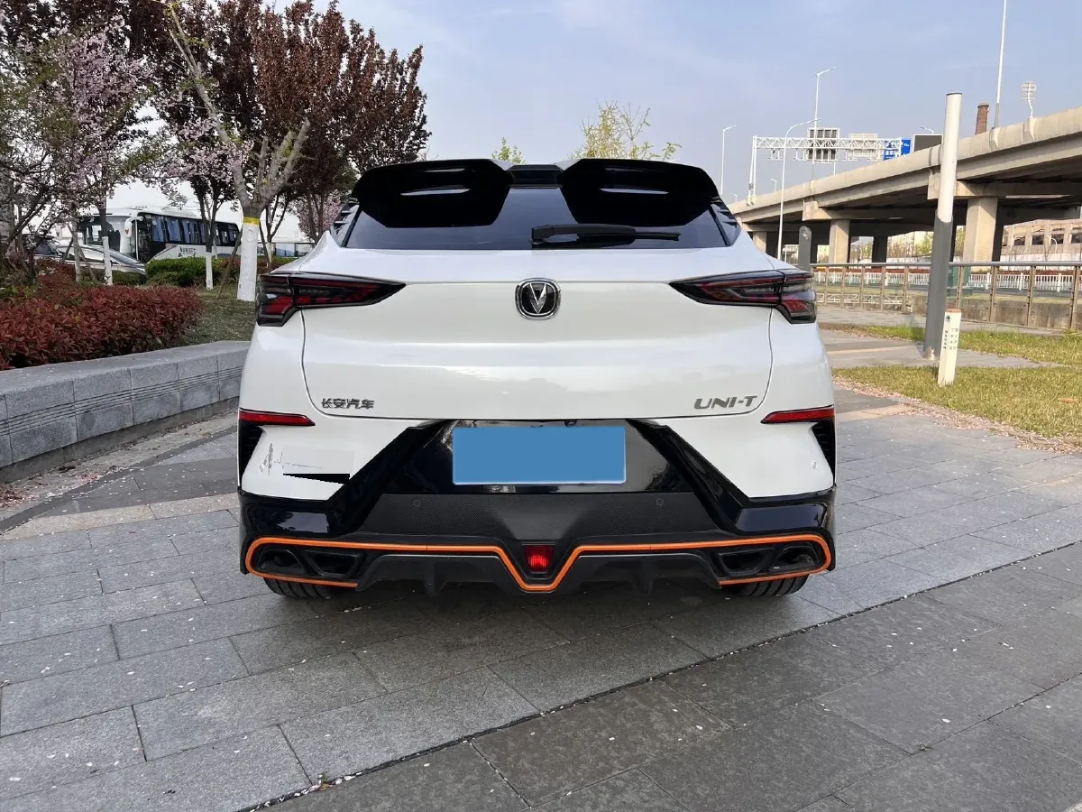 2022 ChangAn UNI-T 1.5T 188HP L4 7DCT,autocango,china used car exporter,china ev exporter,chinese used car exporter,chinese used ev exporter