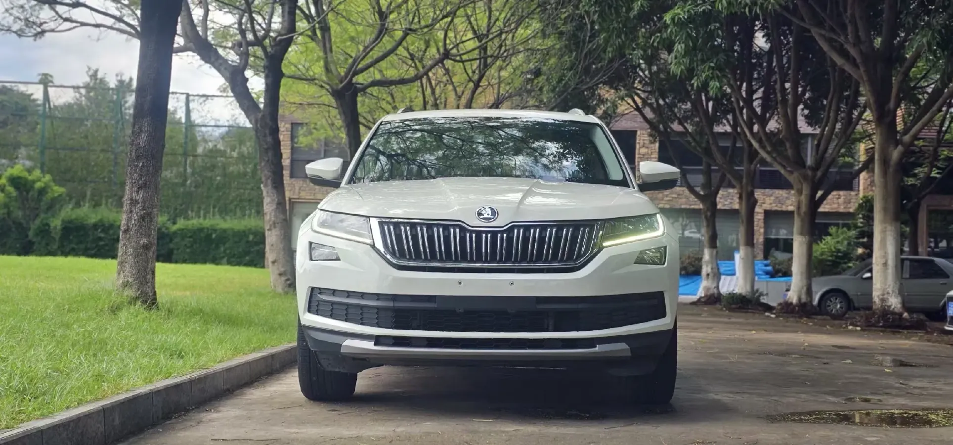 2018 Skoda Kodiak 2.0T 186HP L4 7DCT,autocango,china used car exporter,china ev exporter,chinese used car exporter,chinese used ev exporter