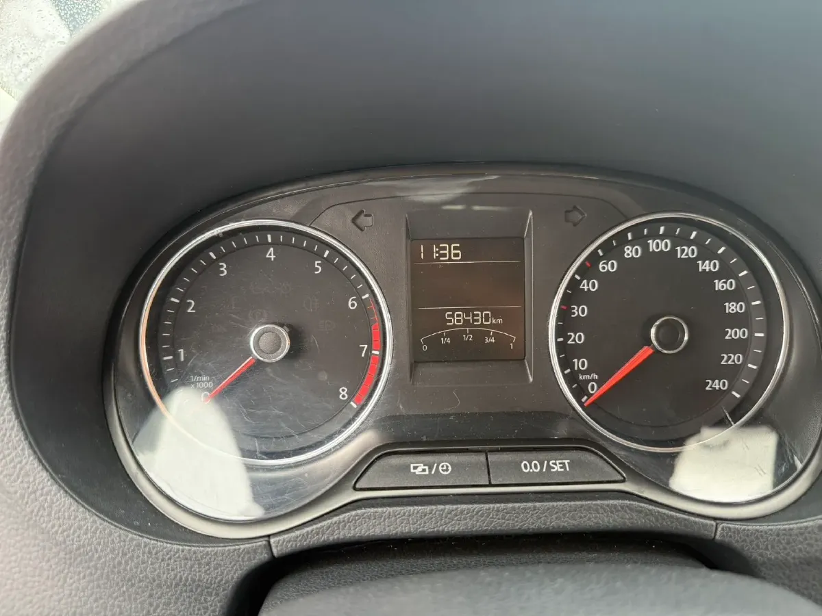 2016 Volkswagen Polo 1.6L 110HP L4 6AT,autocango,china used car exporter,china ev exporter,chinese used car exporter,chinese used ev exporter