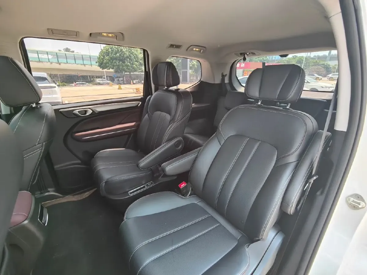 2023 GAC Trumpchi M6 1.5T 177HP L4 7DCT,autocango,china used car exporter,china ev exporter,chinese used car exporter,chinese used ev exporter