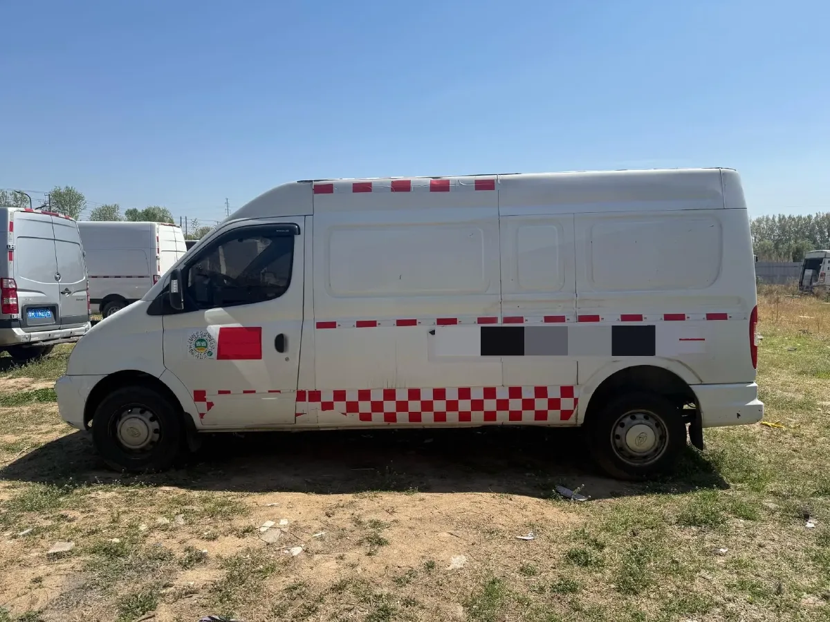 2021 MAXUS XinTu V80 2.0T 127HP L4 6MT,autocango,china used car exporter,china ev exporter,chinese used car exporter,chinese used ev exporter