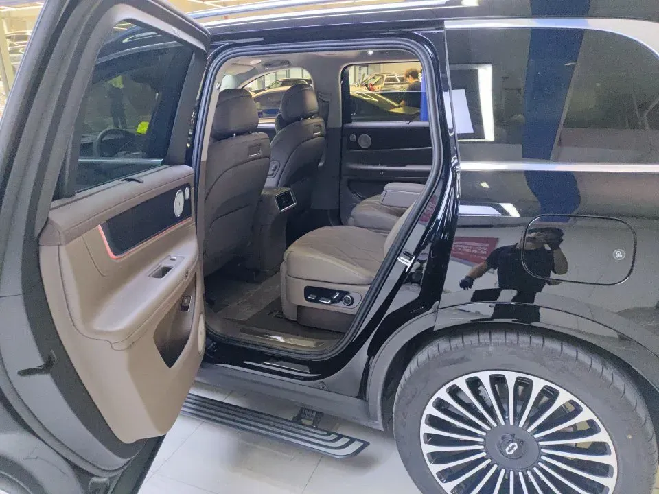 2025 AITO AITO M9 REEV 160HP REEV 52KWH,autocango,china used car exporter,china ev exporter,chinese used car exporter,chinese used ev exporter