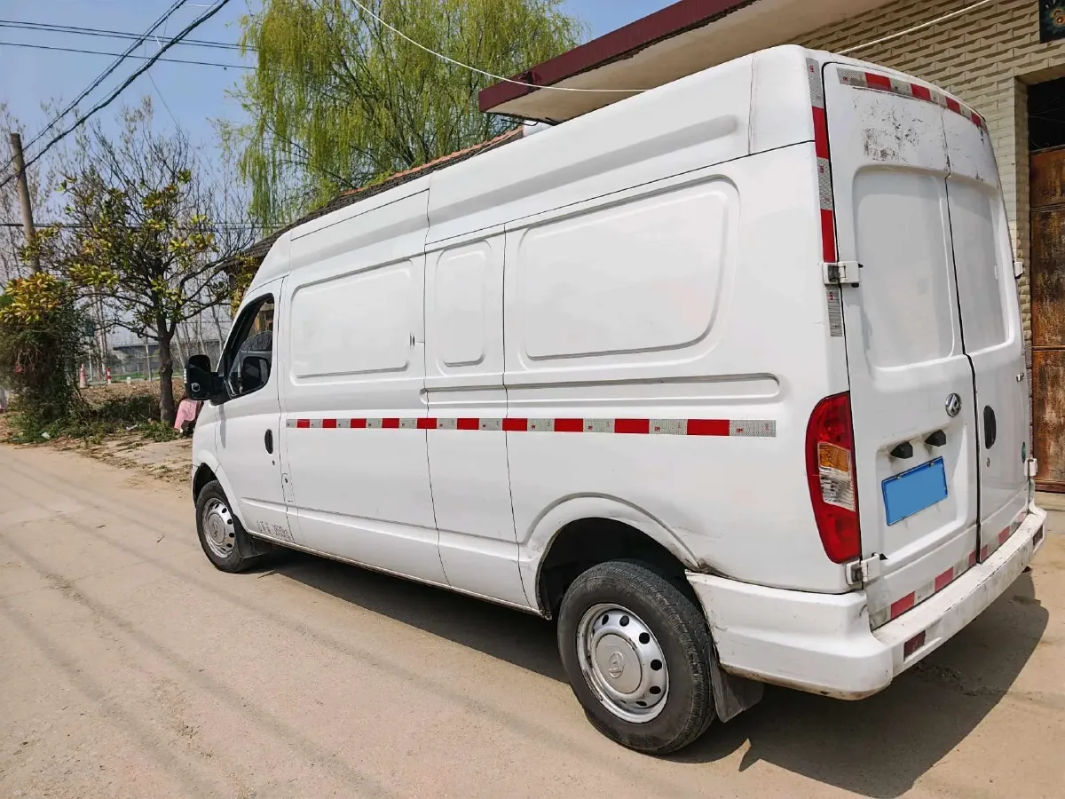 2023 MAXUS XinTu V80 2.0T 127HP L4 6MT,autocango,china used car exporter,china ev exporter,chinese used car exporter,chinese used ev exporter