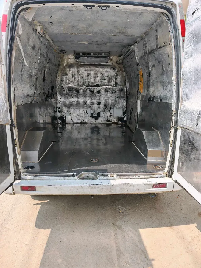 2023 MAXUS XinTu V80 2.0T 127HP L4 6MT,autocango,china used car exporter,china ev exporter,chinese used car exporter,chinese used ev exporter