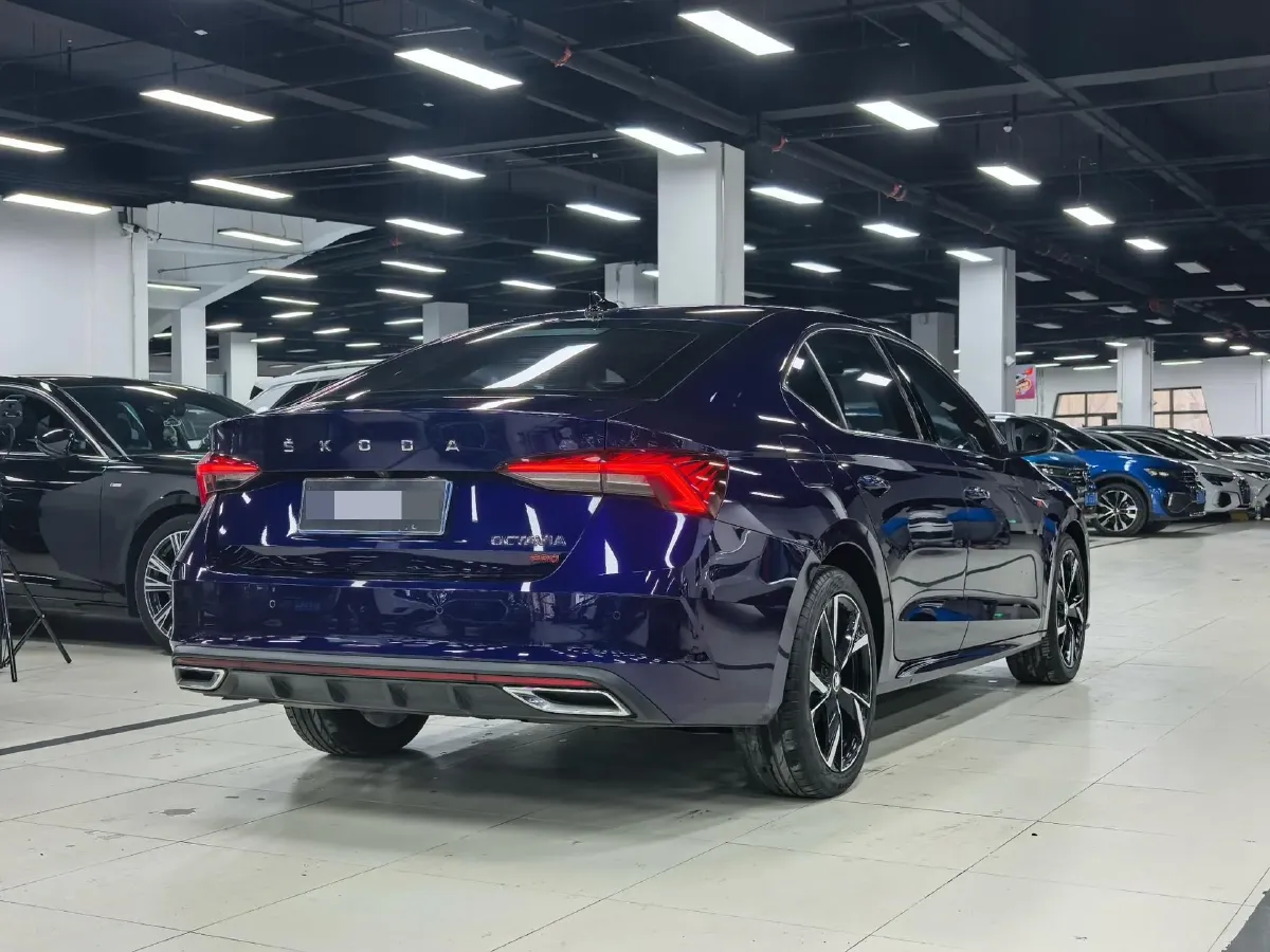 2022 Skoda Octavia 1.4T 150HP L4 7DCT,autocango,china used car exporter,china ev exporter,chinese used car exporter,chinese used ev exporter