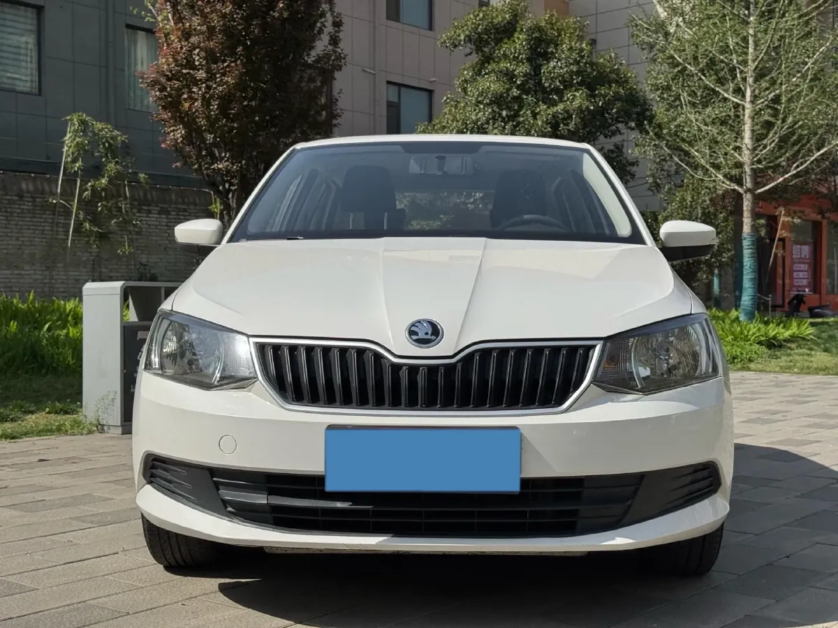 2017 Skoda Fabia 1.4L 90HP L4 6AT,autocango,china used car exporter,china ev exporter,chinese used car exporter,chinese used ev exporter