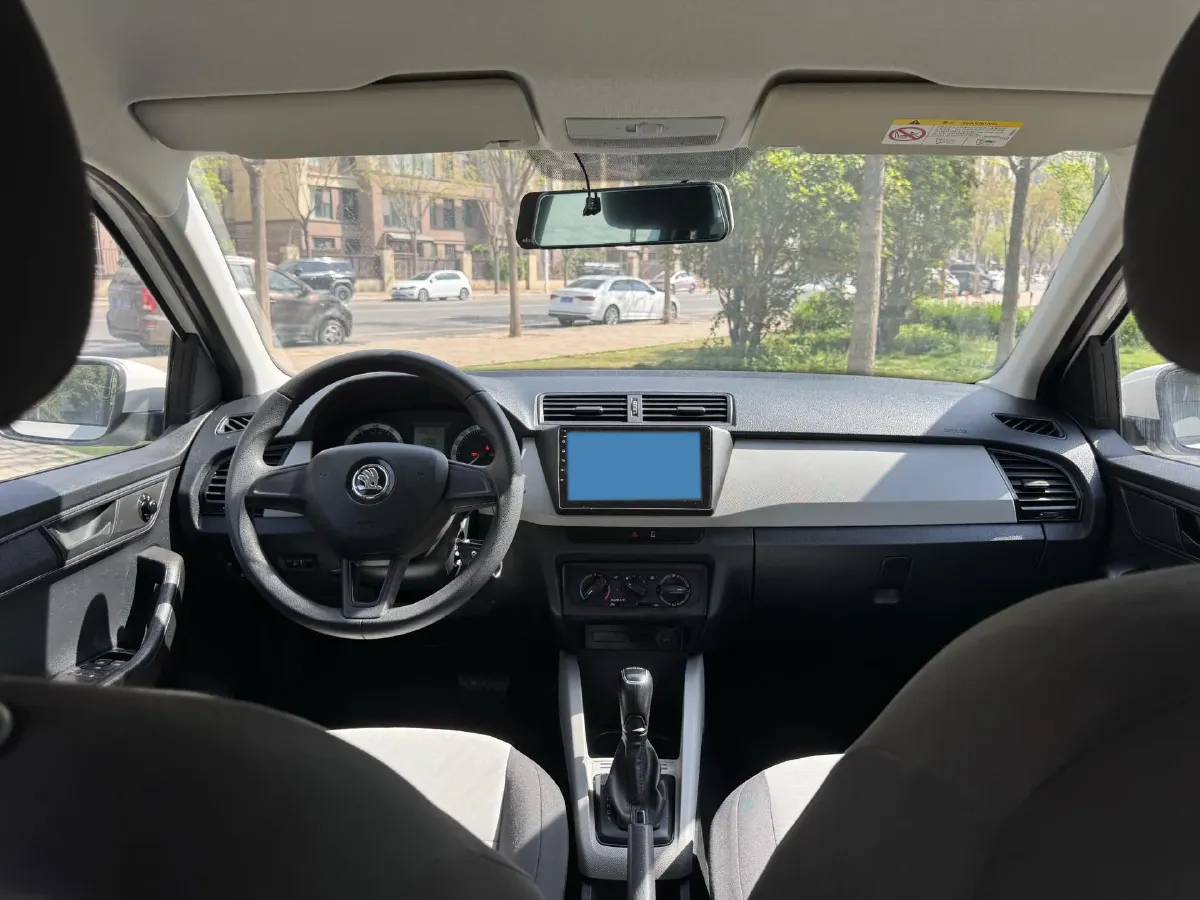 2017 Skoda Fabia 1.4L 90HP L4 6AT,autocango,china used car exporter,china ev exporter,chinese used car exporter,chinese used ev exporter