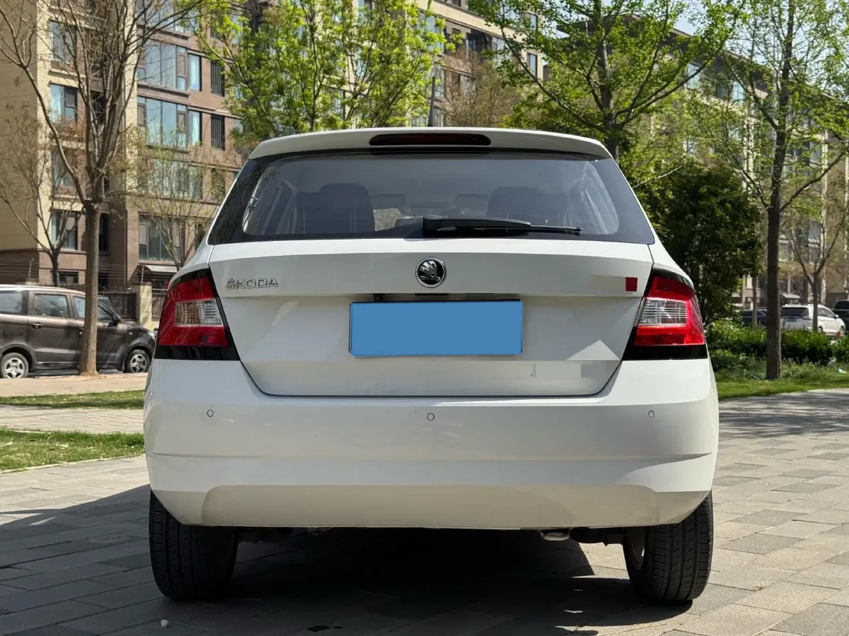 2017 Skoda Fabia 1.4L 90HP L4 6AT,autocango,china used car exporter,china ev exporter,chinese used car exporter,chinese used ev exporter