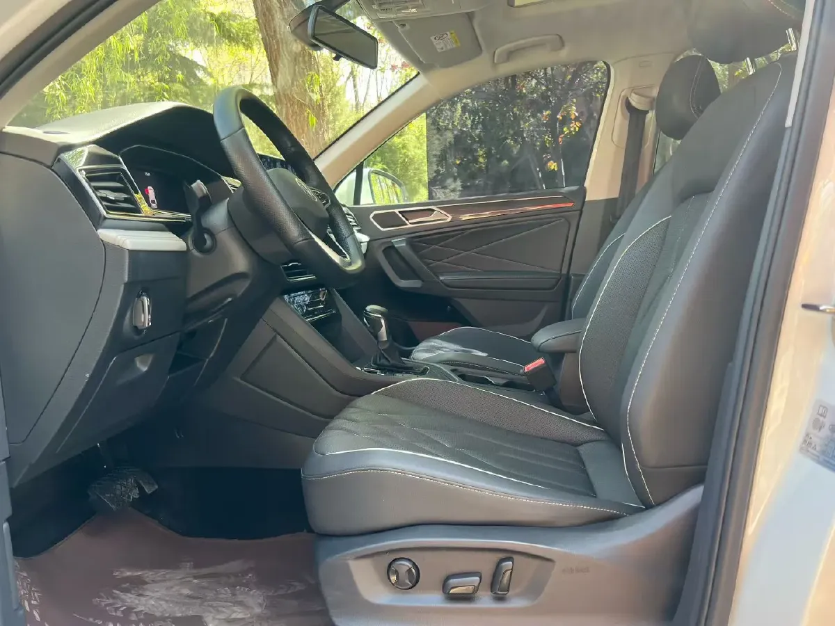 2023 Volkswagen Tiguan L 1.5T 160HP L4 7DCT,autocango,china used car exporter,china ev exporter,chinese used car exporter,chinese used ev exporter