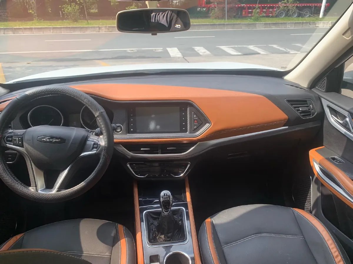 2017 Zotye T300 1.5L 112HP L4 5MT,autocango,china used car exporter,china ev exporter,chinese used car exporter,chinese used ev exporter