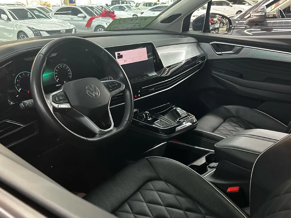 2022 Volkswagen Talagon 2.5T 299HP V6 7DCT,autocango,china used car exporter,china ev exporter,chinese used car exporter,chinese used ev exporter