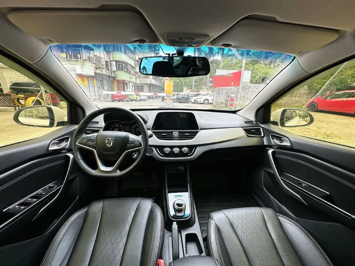 2019 BaoJun 530 1.5T 151HP L4 CVT,autocango,china used car exporter,china ev exporter,chinese used car exporter,chinese used ev exporter