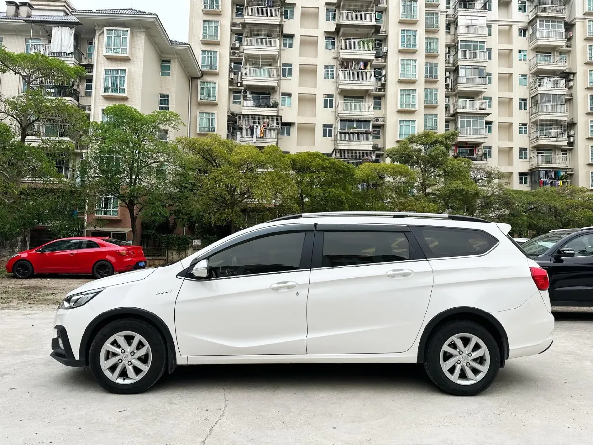 2019 BaoJun 530 1.5T 151HP L4 CVT,autocango,china used car exporter,china ev exporter,chinese used car exporter,chinese used ev exporter
