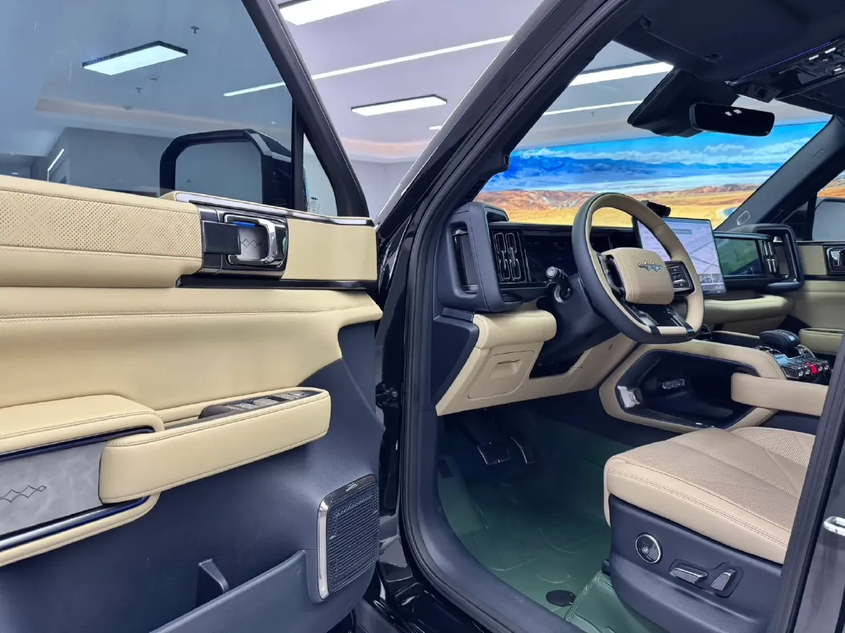 2025 FangChengBao Bao 5 1.5T 194HP L4 E-CVT PHEV 31.8KWH,autocango,china used car exporter,china ev exporter,chinese used car exporter,chinese used ev exporter