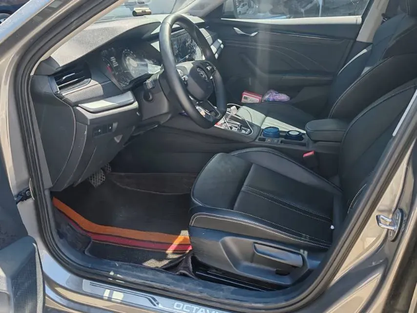 2021 Skoda Octavia 1.4T 150HP L4 7DCT,autocango,china used car exporter,china ev exporter,chinese used car exporter,chinese used ev exporter